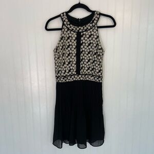 R+J Romeo & Juliet Couture Women’s Black & Gold Accents Dress - Medium